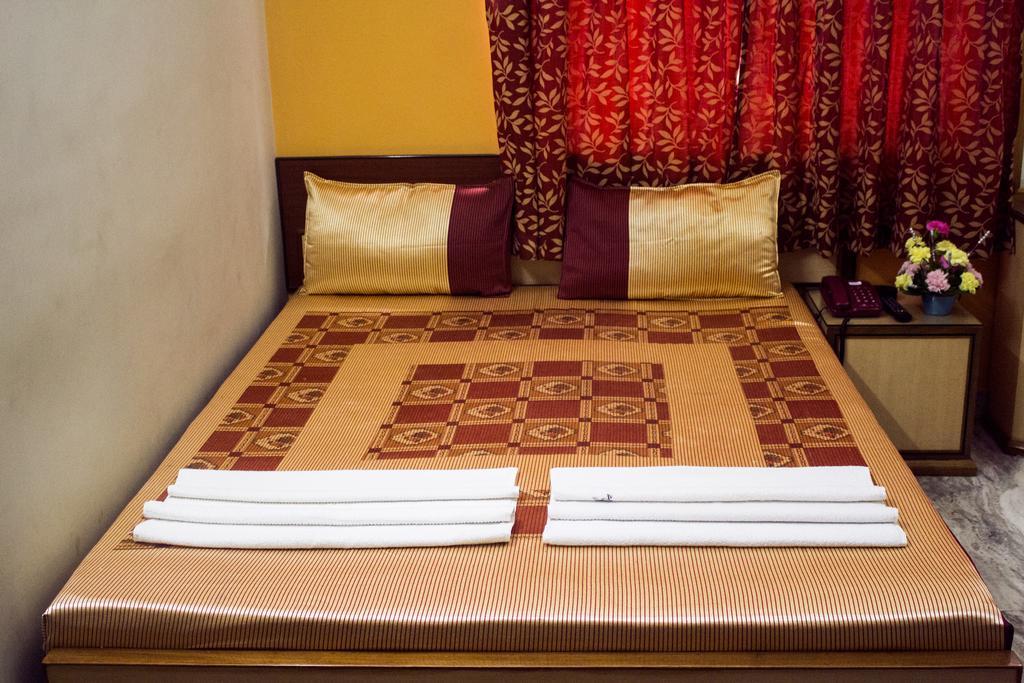 Hotel Vinayak Inn Siliguri Room photo